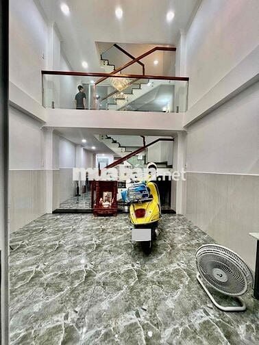 NHÀ ĐẸP MỚI TRỆT 3 LẦU, 5PN, SẴN MÁY LẠNH ,SÁT CITYLANK