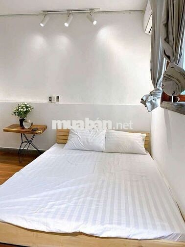 Căn Hộ Studio Ban Công Tách Bếp Full Nội Thất Gần Ngã Tư Hàng Xanh