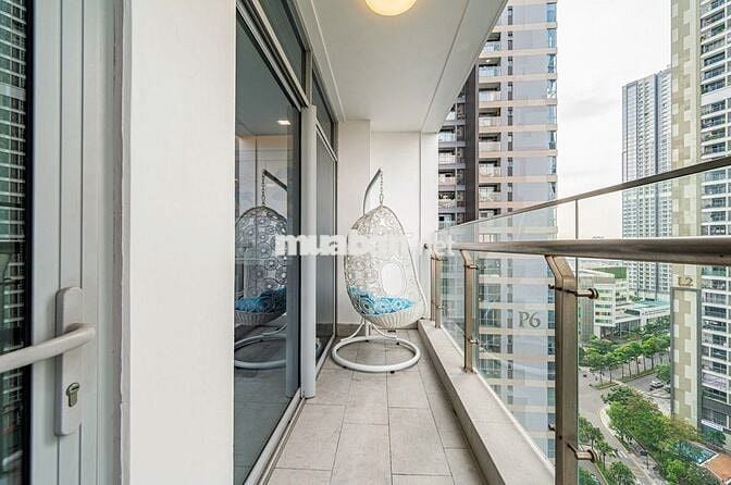 CHỦ GIẢM GIÁ THUÊ CHO KHÁCH VÀO Ở LIỀN CĂN 2PN VINHOMES VIEW ĐẸP