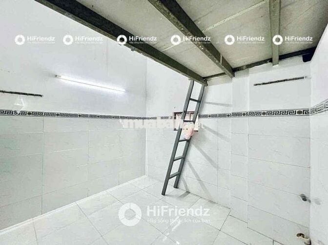 PHÒNG GÁC CAO MỚI NGAY NGÃ TƯ BỐN XÃ CÓ THANG MÁY