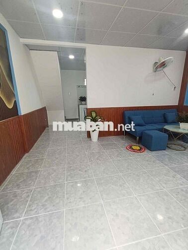 NHÀ 550TR NGAY MẶT TIỀN ĐƯỜNG 824 KẾ CẦU LỚN HÓC MÔN 40m2 sử dụng