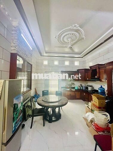 Nhà mới 4pn có nội thất KDC Hưng pHú