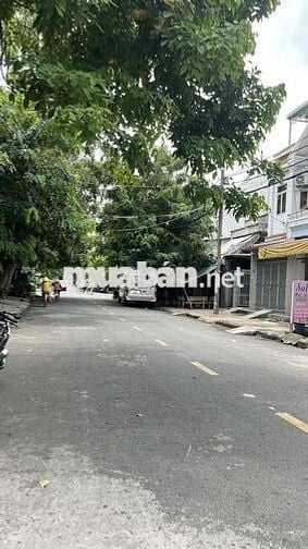 Nhà Nguyên Căn Ngay Công Viên khu Nội Bộ.DT 5x20m, Đúc 2Tấm, 3pn, 2wc