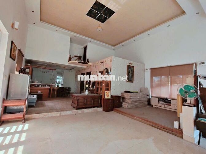 Bán biệt thự vườn mặt tiền đường 3/2 Thị trấn Long Hải - DT: 327m2
