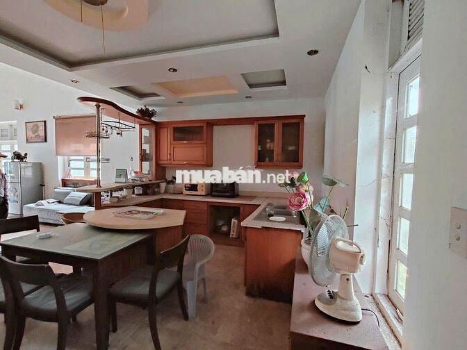 Bán biệt thự vườn mặt tiền đường 3/2 Thị trấn Long Hải - DT: 327m2