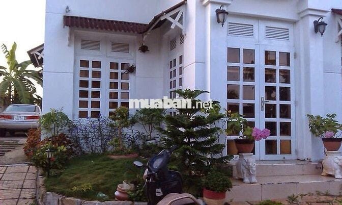 Bán biệt thự vườn mặt tiền đường 3/2 Thị trấn Long Hải - DT: 327m2