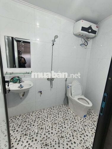 Cho thuê nhà mặt ngõ xe tải vừa ở vừa KD, làm kho, xưởng