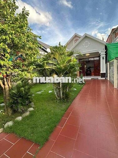 nhả vườn mini giáp ranh TPHCM 262m2 full thổ 3pn,2wc nhà mới 3,5tỷ