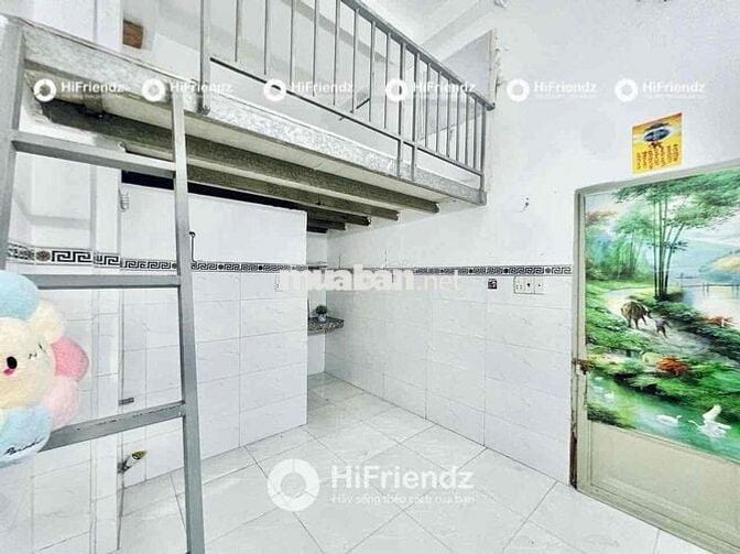 PHÒNG GÁC CAO MỚI NGAY NGÃ TƯ BỐN XÃ CÓ THANG MÁY