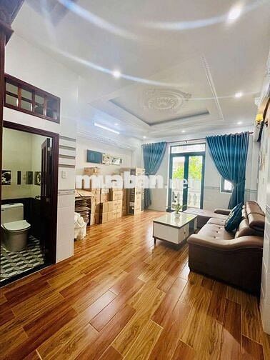 Nhà mới 4pn có nội thất KDC Hưng pHú