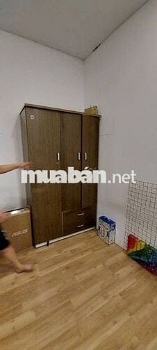 CHO THUÊ Ở LIỀN CC 8X ĐẦM SEN 2PN NHÀ TRỐNG 8TR/THANG