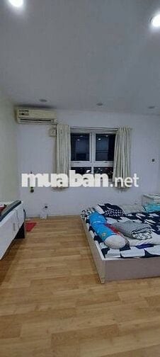 CHO THUÊ Ở LIỀN CC 8X ĐẦM SEN 2PN NHÀ TRỐNG 8TR/THANG
