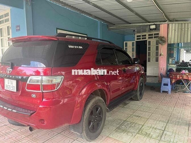 Toyota Fortuner 2009 2.5G - 320000 km