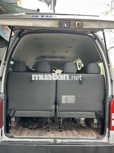 Toyota Hiace 2017 máy dầu Nhập Nhật còn rất đẹp.