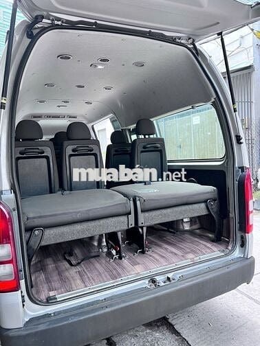 Toyota Hiace 2017 máy dầu Nhập Nhật còn rất đẹp.