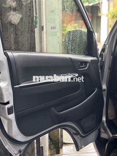 Toyota Hiace 2017 máy dầu Nhập Nhật còn rất đẹp.