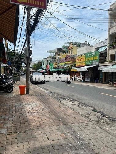 bán nhà MT ngã tư Lê Lai, khu kd sầm uất