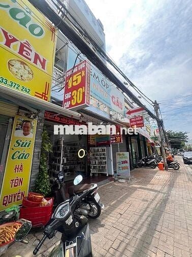 bán nhà MT ngã tư Lê Lai, khu kd sầm uất