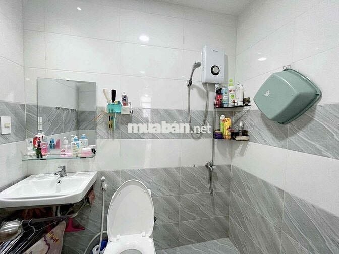 Căn Hộ Dịch Vụ mặt tiền Thích Quảng Đức, Phú Nhuận