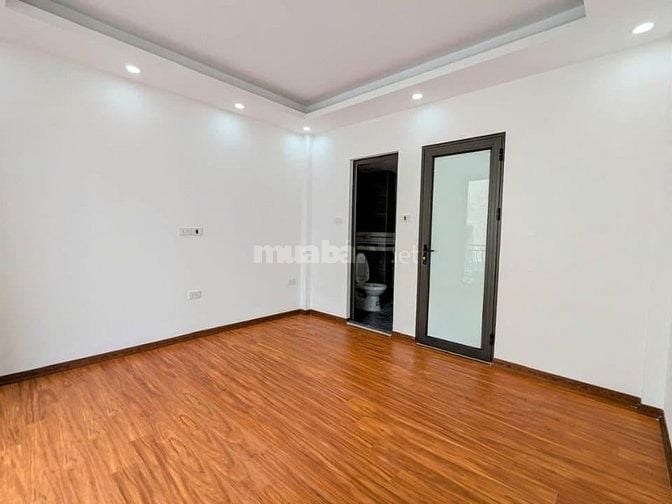 Bán nhà 5 tầng phố Giáp Nhị xây mới thang máy, Dt 40m2, mt 4m, ở ngay.