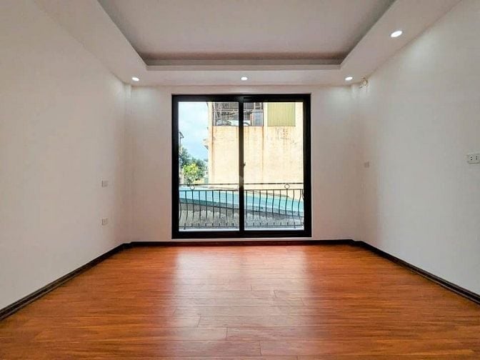 Bán nhà 5 tầng phố Giáp Nhị xây mới thang máy, Dt 40m2, mt 4m, ở ngay.