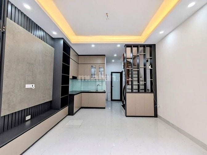 Bán nhà 5 tầng phố Giáp Nhị xây mới thang máy, Dt 40m2, mt 4m, ở ngay.