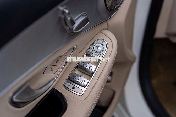 Mercedes -benz C200 2016