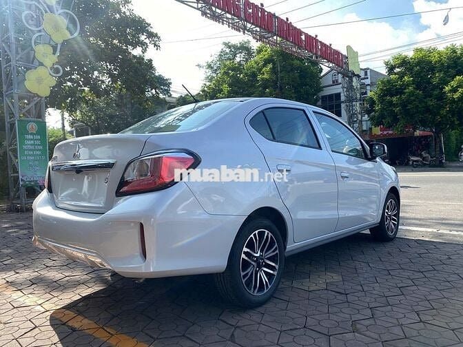 Mitsubishi Attrage 2025 1.2 MT - 10 km