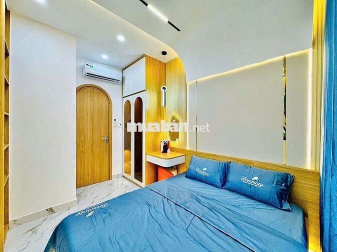 Siêu phẩm nhà phố mặt tiền xe hơi Nguyễn Thái Sơn. Nội thất cao cấp