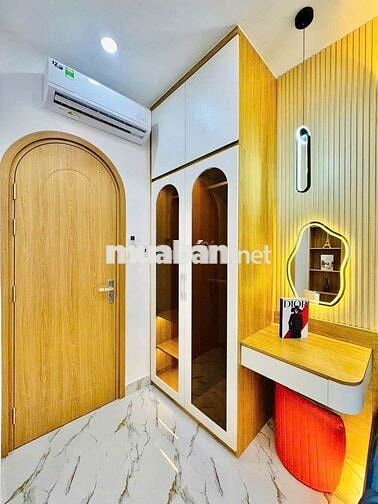 Siêu phẩm nhà phố mặt tiền xe hơi Nguyễn Thái Sơn. Nội thất cao cấp