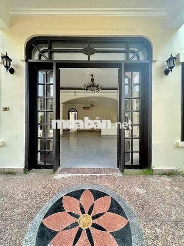 Cho Thuê Nguyên Căn Biệt Thự DT600m2 1Trệt 2Lầu 5Pn 6Wc Gara Ôtô