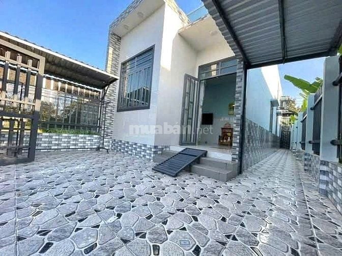Bán gấp nhà ở Thị Trấn Củ Chi . DT 126,8m2, giá 1ty250 triệu. SHR.
