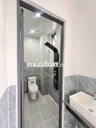 NHÀ 1 TRỆT 1 LẦU 100M2, 3 PHÒNG NGỦ NẰM GẦN CHỢ THẠNH PHÚ