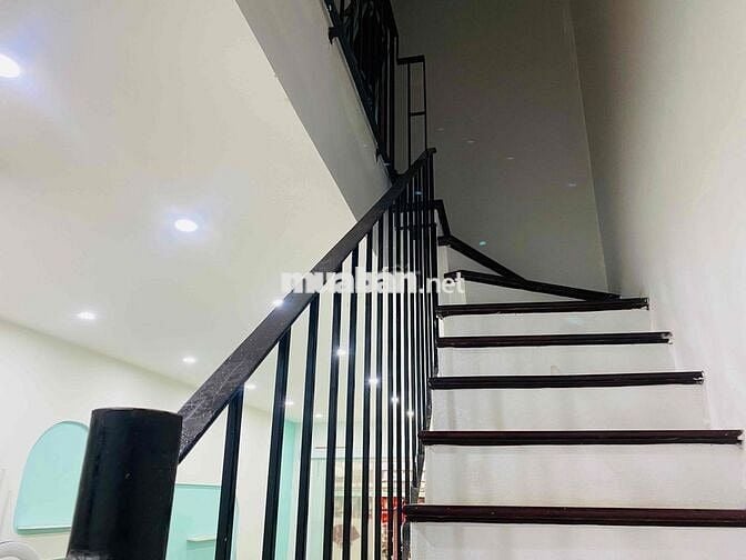 Mặt bằng kinh doanh 2 tầng 120m2 phố Nguyễn Thị Định vị trí siêu đẹp