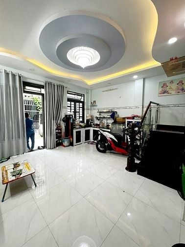 Bán nhà Ngang 5,3m- 2 Tầng- Khu Nguyễn Gia Trí nối dài.