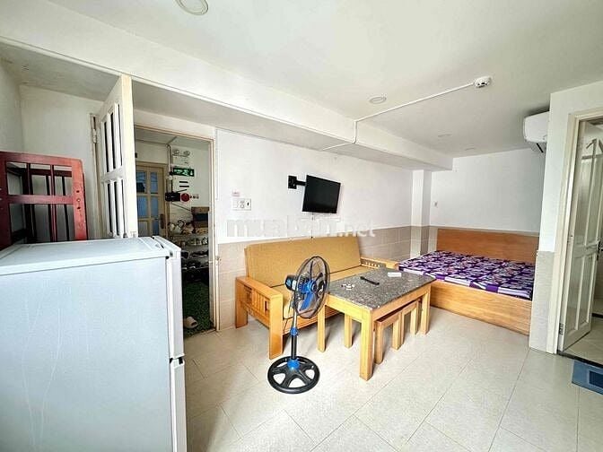 STUDIO QUẬN 4, RỘNG, CỬA SỔ LỚN, NGAY VĨNH HỘI, LUẬT, CẦU ÔNG LÃNH