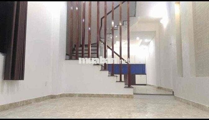 cần bán nhà 3 tầng mt gần Võ Văn Kiệt