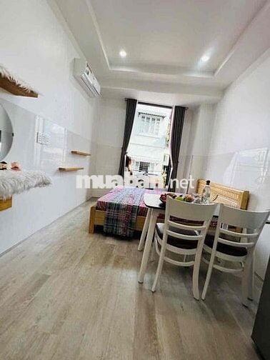 Cho thuê căn hộ Studio Ban công Q4 gần ĐH Luật, ĐH Nguyễn Tất Thành