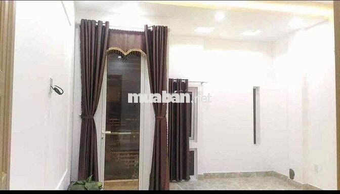 cần bán nhà 3 tầng mt gần Võ Văn Kiệt