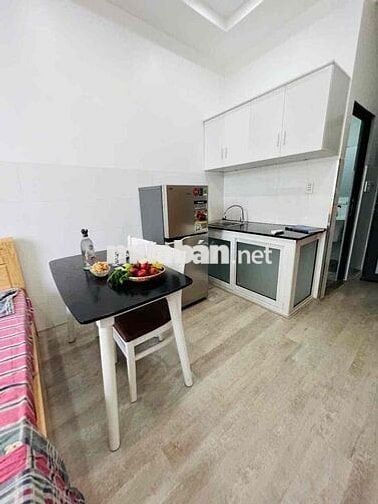 Cho thuê căn hộ Studio Ban công Q4 gần ĐH Luật, ĐH Nguyễn Tất Thành