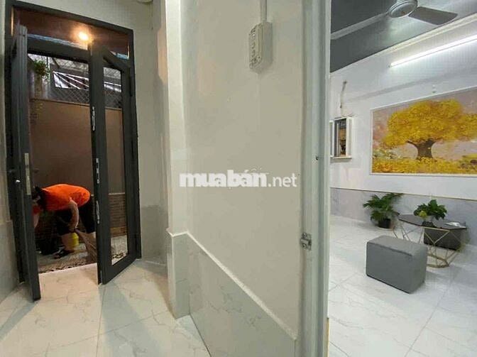 BÁN GẤP NHÀ 3 TẦNG NGAY HOÀNG VĂN THỤ DÒNG TIỀN 20TR CHỈ HƠN 5 tỷ299