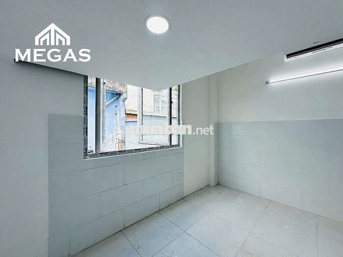 PHÒNG ĐẸP VIEW SÁNG NGAY NGÃ TƯ 4 XÃ Ở ĐƯỢC 2-3 NGƯỜI THOẢI MÁI