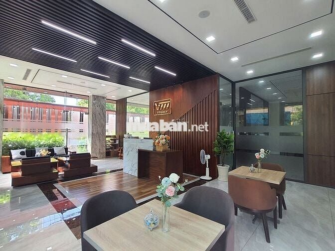 Văn phòng 120m2 - sức chứa 30 người kế bên Vạn Phúc City