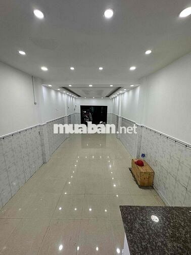 Mặt tiền nhà nguyên căn quận 12 ngay gần ngã 3 đông quan trước cổngKCN
