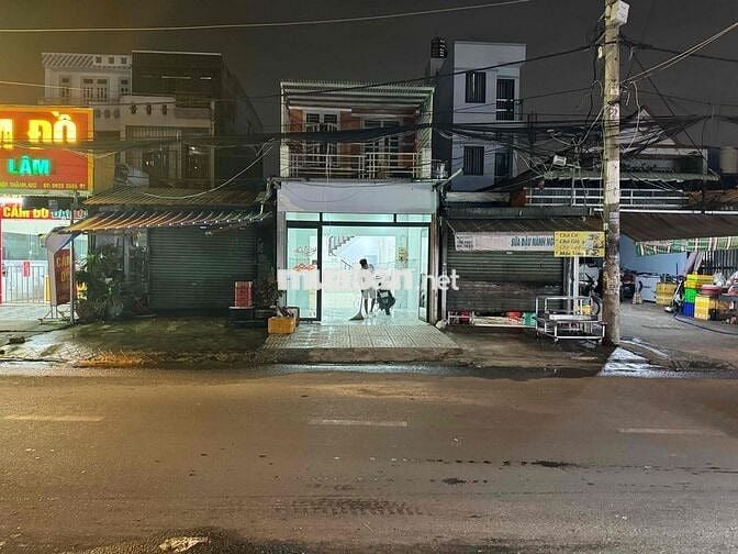 Mặt tiền nhà nguyên căn quận 12 ngay gần ngã 3 đông quan trước cổngKCN