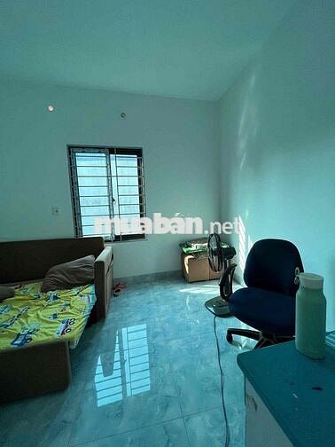 Nhà mới Kính coong Âu cơ Nội thất cơ bản DT 41m, 3 tầng, mt 4m Giá chà