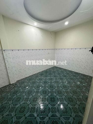 Mặt tiền nhà nguyên căn quận 12 ngay gần ngã 3 đông quan trước cổngKCN