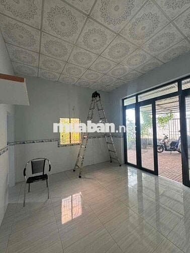 NHÀ RỘNG THOÁNG MÁT GẦN TRƯỜNG , CHỢ ĐỒN, CHO THUÊ LÂU DÀI