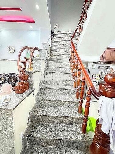 bán gấp nhà 4 tầng ngay chợ bình thành chỉ 4.8ty