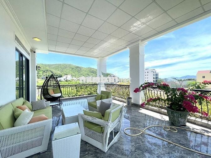CHO THUÊ BIỆT THỰ 3 TẦNG SÂN VƯỜN HỒ BƠI BẮC NHA TRANG GIÁ 60 TRIỆU
